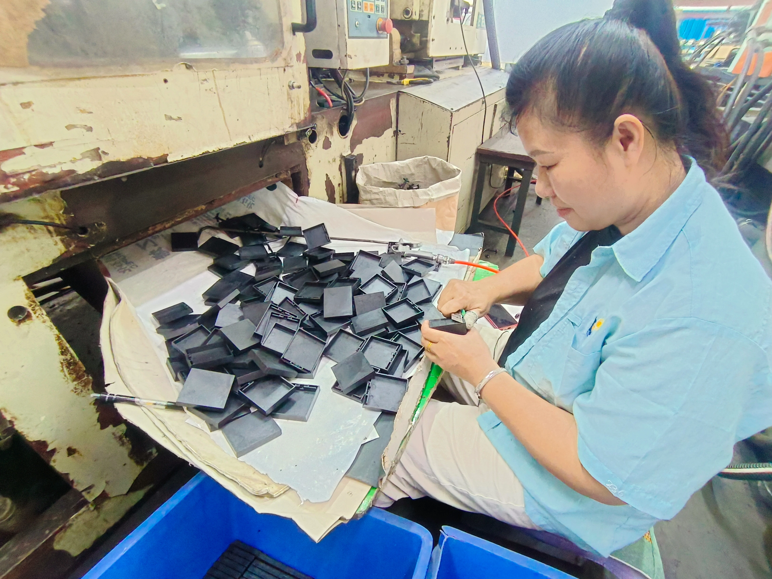 Plastic Component Sorting and Trimming