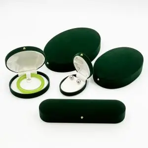 Curved Luxury: Oval Plush Velvet Jewelry Presentation Cases for Heritage Collections