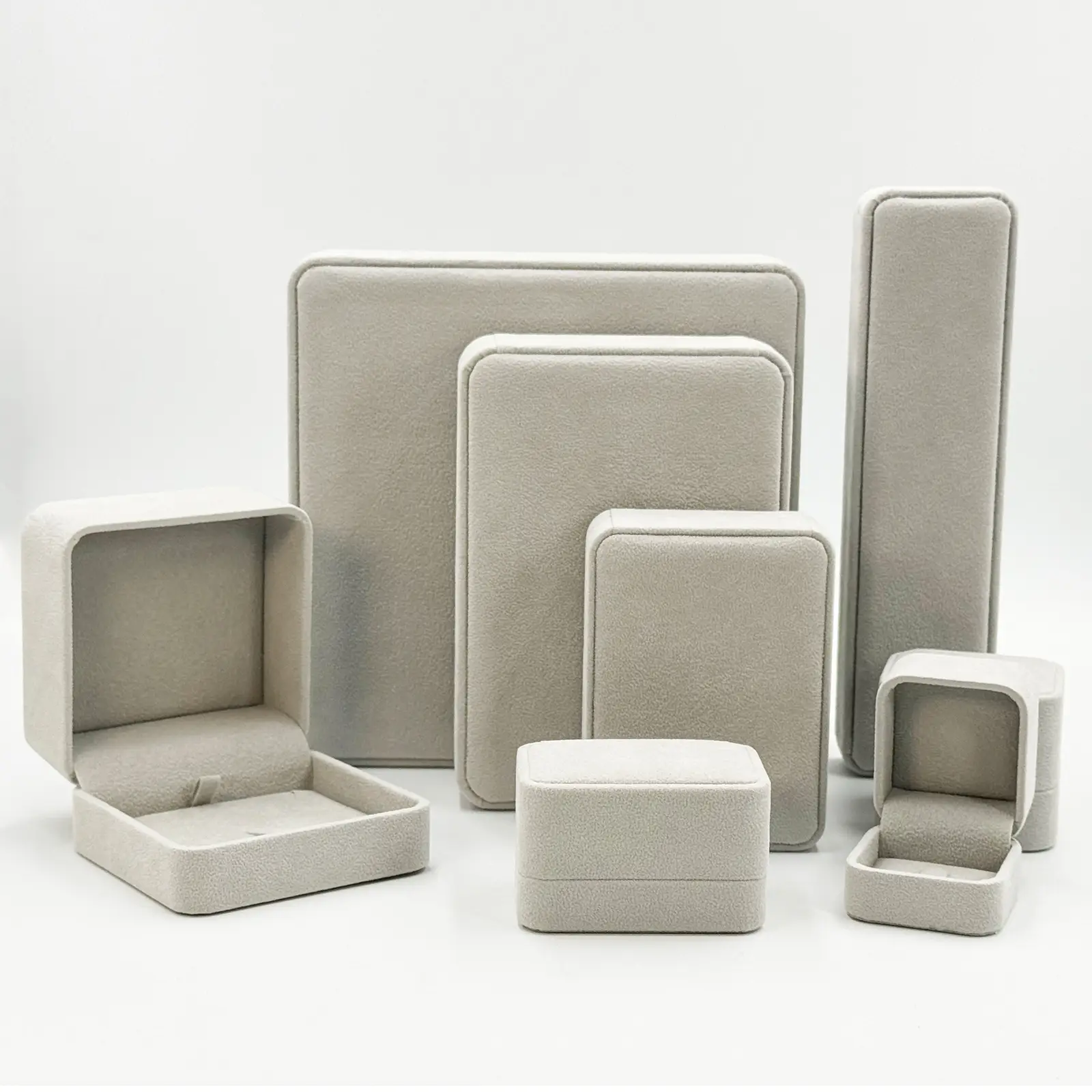 Scaling Minimalist Grey Velvet Packaging Sets for Contemporary Jewelry Brands